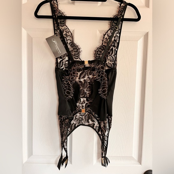 🔥NWT COCO DE MER Rivera Satin Cami with Suspenders in Medium - Picture 6 of 10